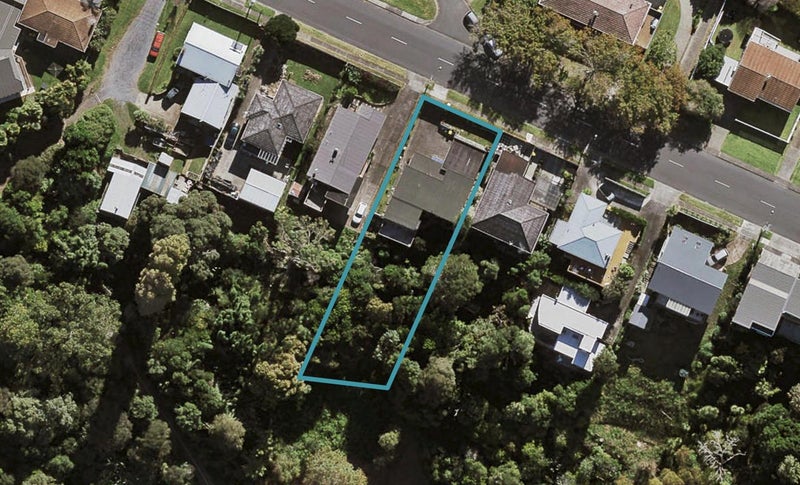 83 Exmouth Road, Northcote, Auckland - Carousel 1