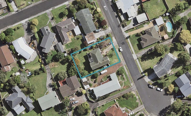 1 Patricia Place, Hillpark, Auckland - Carousel 1
