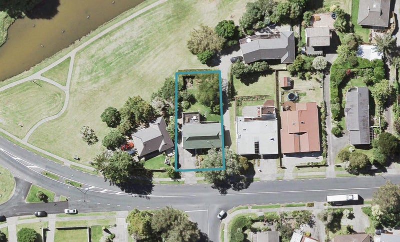 81 Glencoe Road, Browns Bay, Auckland - Carousel 1