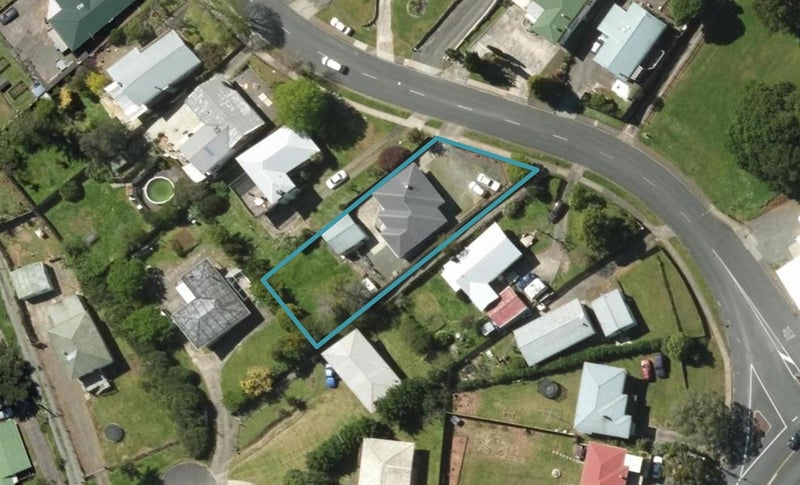 6 Eden Terrace, Kamo, Whangarei - Carousel 1
