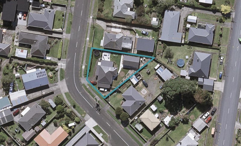17 Queens Road, Glen Avon, New Plymouth - Carousel 1