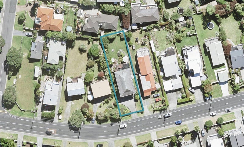 1296 Whangaparaoa Road, Army Bay, Whangaparaoa - Carousel 1