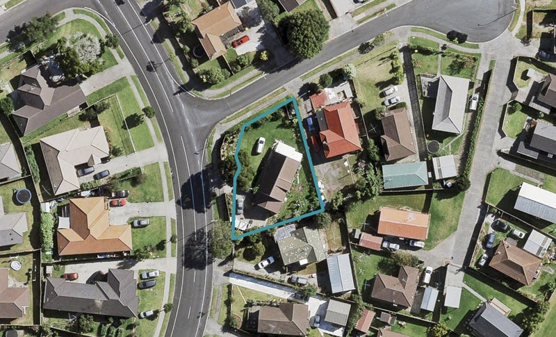 81 Etherton Drive, Weymouth, Auckland - Carousel 1