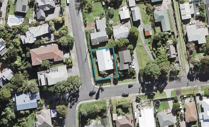 17 Teal Crescent, Beach Haven, Auckland - Carousel 1
