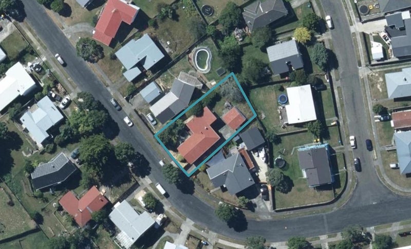 12 Beaumaris Crescent, Ascot Park, Porirua - Carousel 1