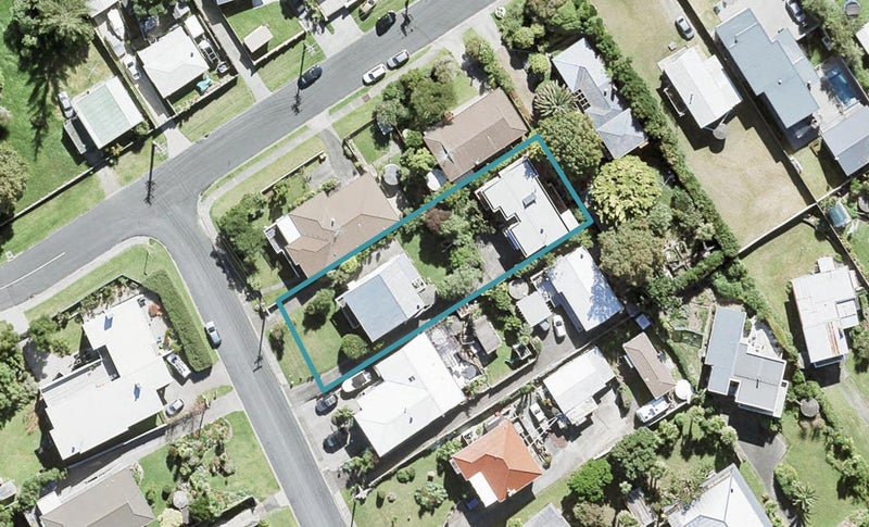 2/4 South Avenue, Manly, Whangaparāoa - Carousel 1