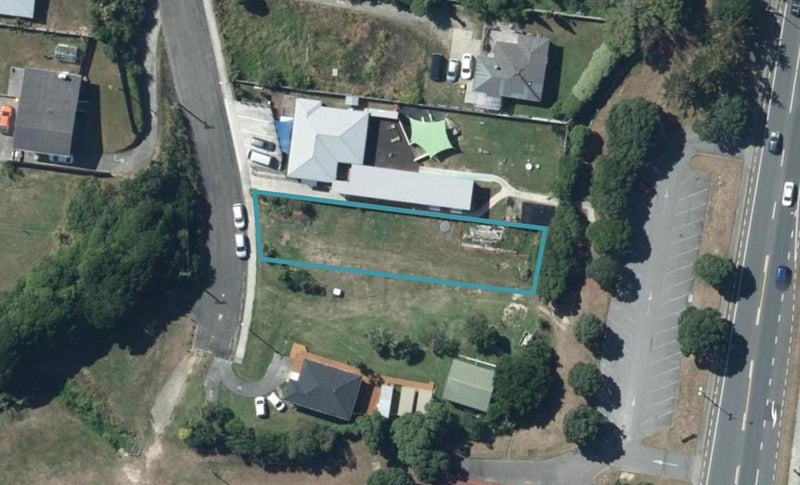 6 Ngatitoa Street, Takapūwāhia, Porirua - Carousel 1