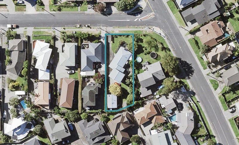 51 Devon Road, Bucklands Beach, Auckland - Carousel 1