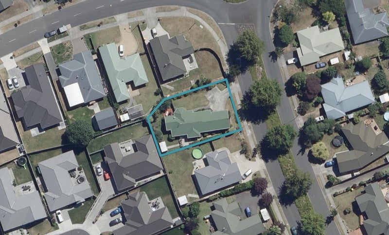 9 Tuirangi Street, Flagstaff, Hamilton - Carousel 1