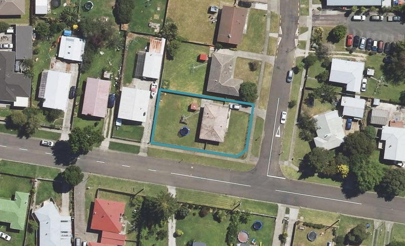 4 Pickering Street, Outer Kaiti, Gisborne - Carousel 1