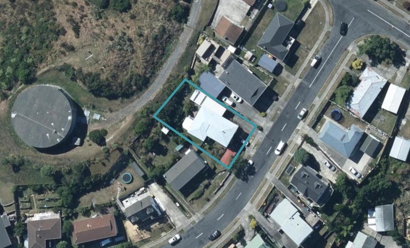 37 Almora View, Ascot Park, Porirua - Carousel 1