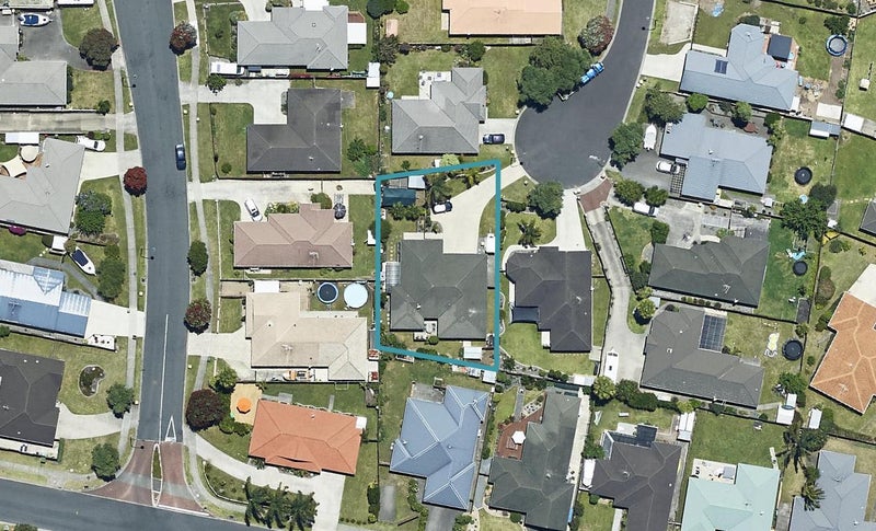 10 Andalusian Place, Papamoa Beach, Papamoa - Carousel 1