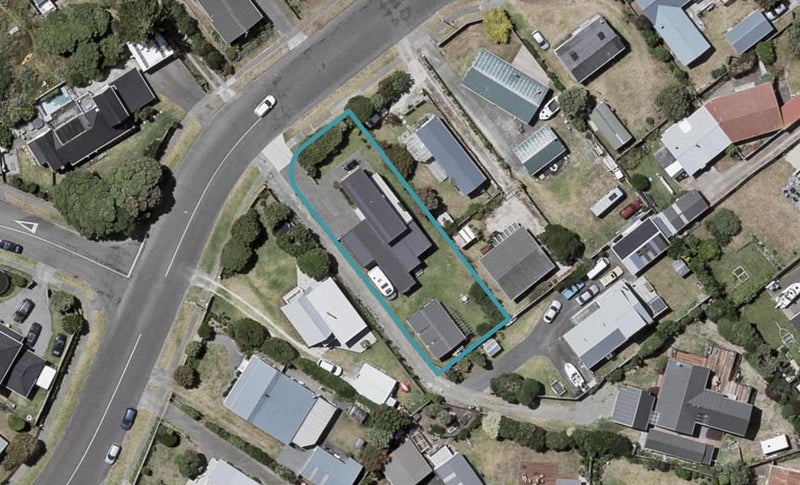 136 Tutere Street, Waikanae Beach, Waikanae - Carousel 1
