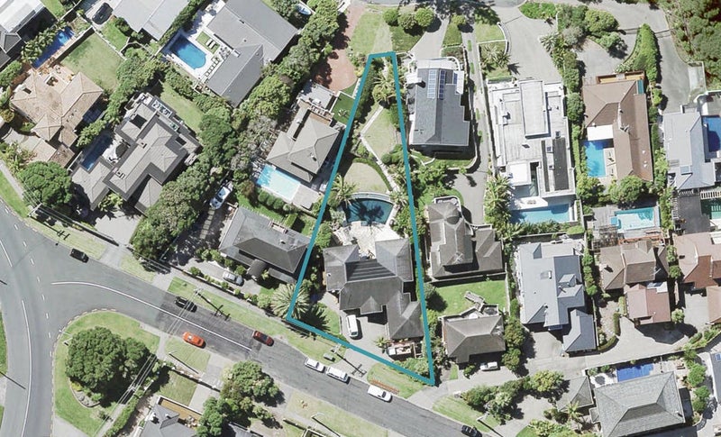 61 View Road, Campbells Bay, Auckland - Carousel 1