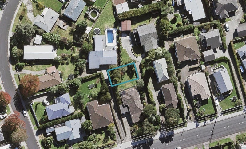 7/64 Pupuke Road, Hillcrest, Auckland - Carousel 1