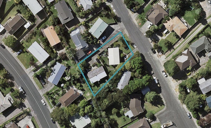 1/64 Totaravale Drive, Tōtara Vale, Auckland - Carousel 1