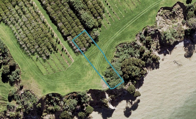 34 Picnic Point Road, Hobsonville, Auckland - Carousel 1