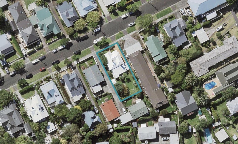 7 Patuone Avenue, Devonport, Auckland - Carousel 1