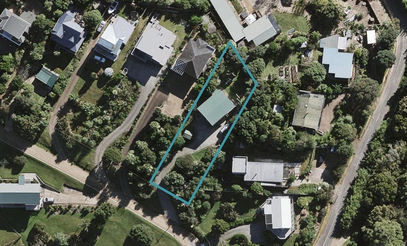 2 Dickson Road, Surfdale, Waiheke Island - Carousel 1