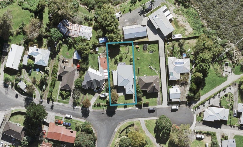 11 Aronui Terrace, Kelston, Auckland - Carousel 1