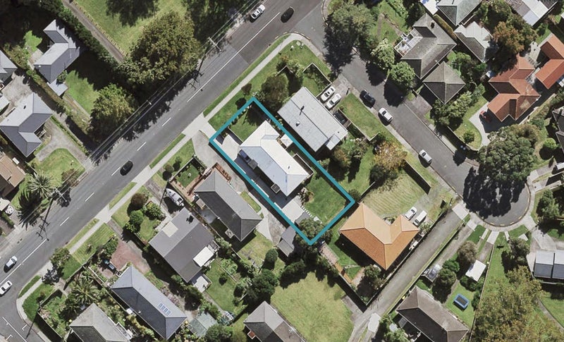 2/34 Ocean View Road, Northcote, Auckland - Carousel 1