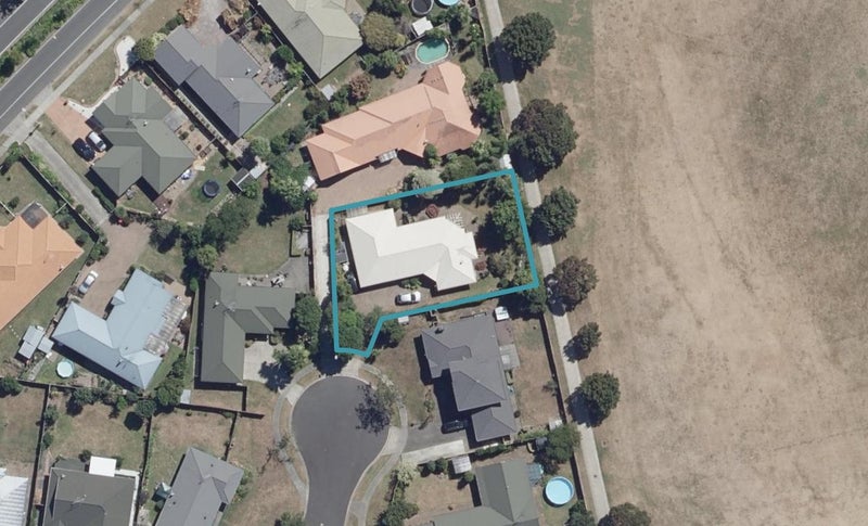 9 Leander Place, Flagstaff, Hamilton - Carousel 1