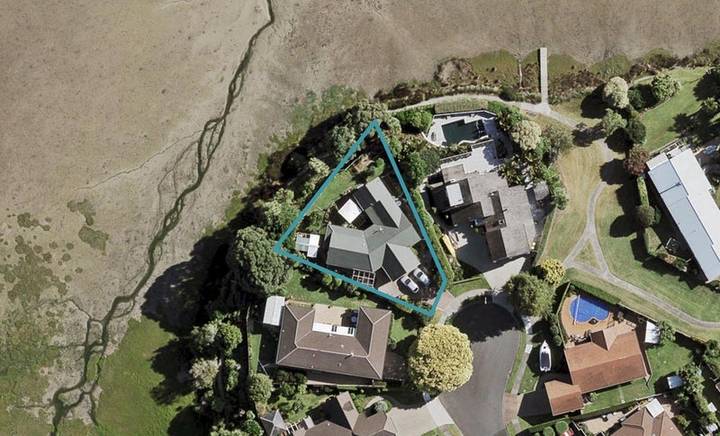 22 Westholm Way, Pahurehure, Papakura - Carousel 1