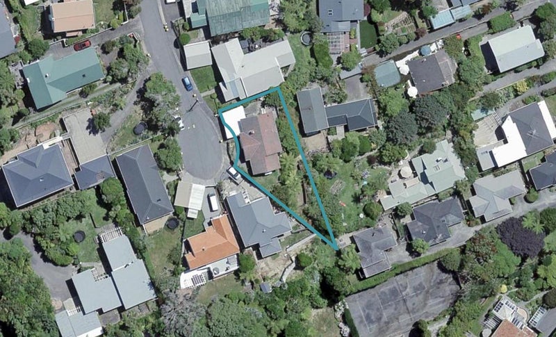 13 Donald Crescent, Karori, Wellington - Carousel 1