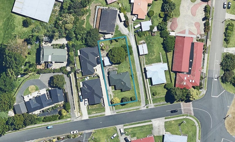 13 Sutherland Road, Brookfield, Tauranga - Carousel 1