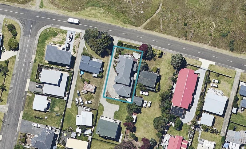 326 Ocean Road, Ohope, Ōhope - Carousel 1