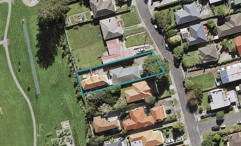9 Lorraine Avenue, Mount Albert, Auckland - Carousel 1