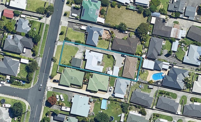 14 Goods Road, Otumoetai, Tauranga - Carousel 1