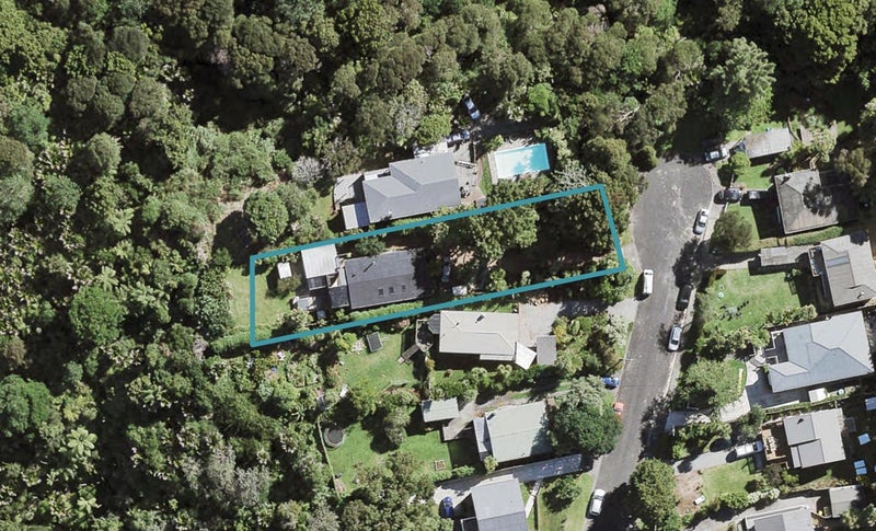 20 Warwick Avenue, Titirangi, Auckland - Carousel 1