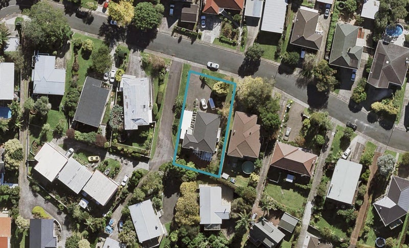 20 James Evans Drive, Northcote, Auckland - Carousel 1