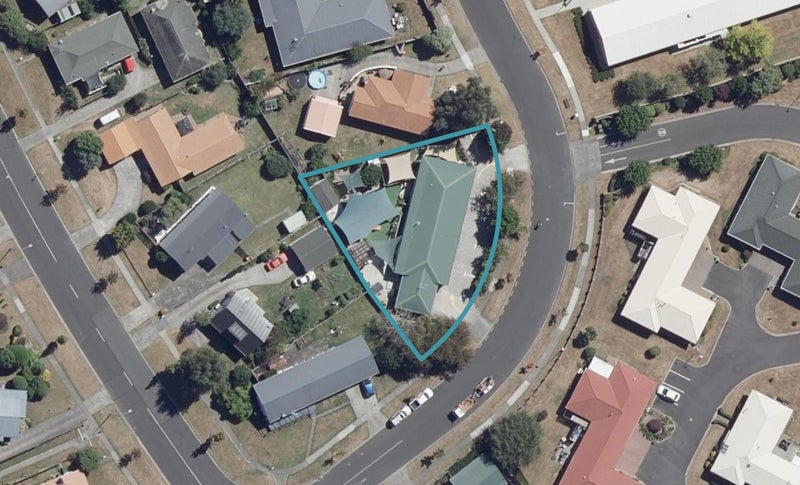 3/4 Admiral Crescent, Flagstaff, Hamilton - Carousel 1