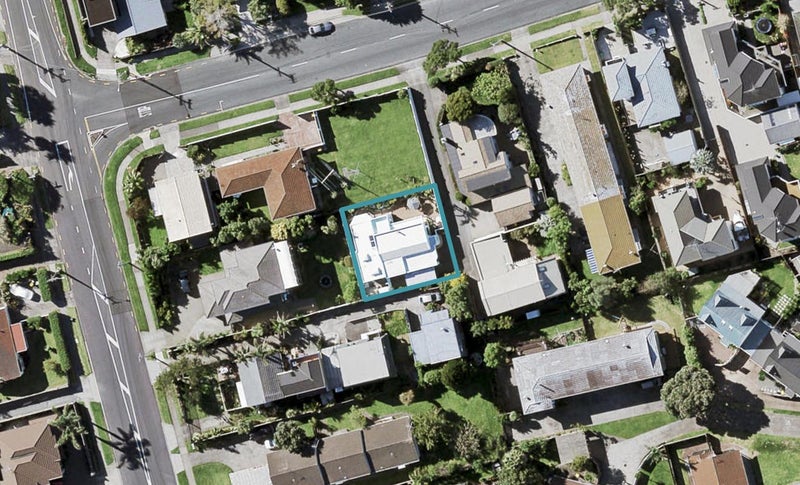 34A Eastern Beach Road, Bucklands Beach, Auckland - Carousel 1