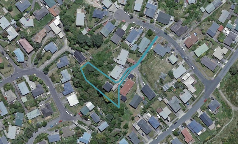 15A Chetwode Grove, Newlands, Wellington - Carousel 1