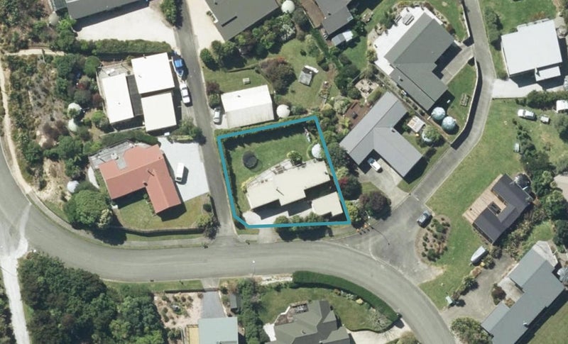 21 Nyhane Drive, Tata Beach - Carousel 1