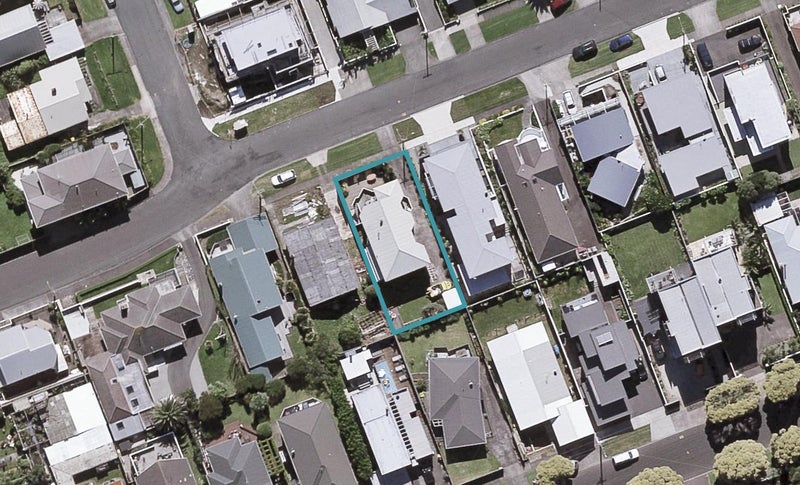 16 Hamblyn Street, Strandon, New Plymouth - Carousel 1