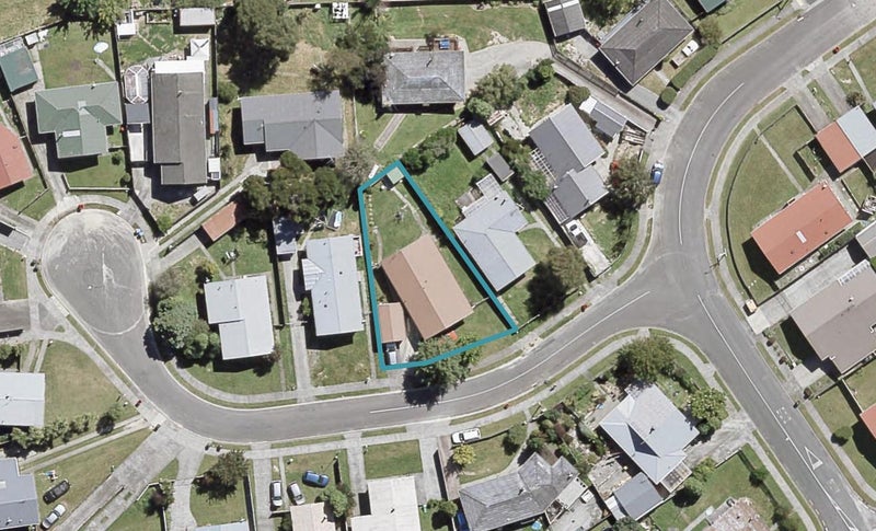 35 Blueberry Grove, Timberlea, Upper Hutt - Carousel 1
