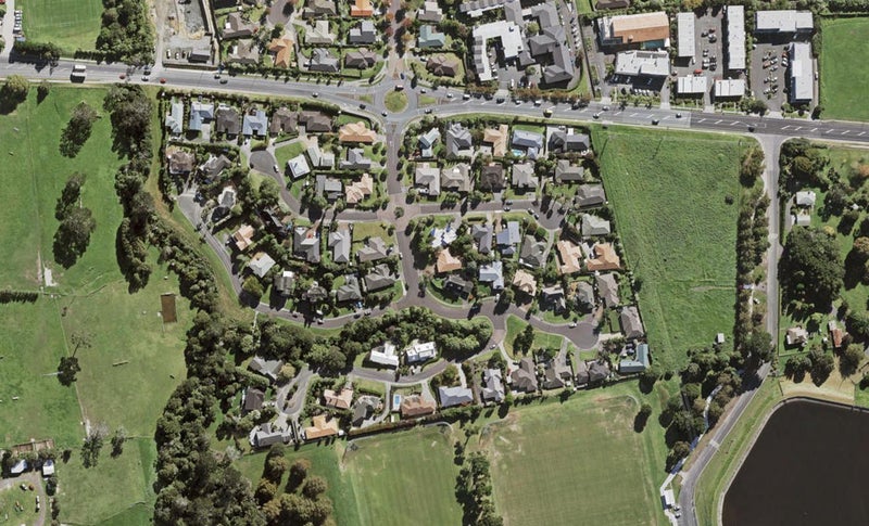 8 Bluestone Rise, Rosedale, Auckland - Carousel 1