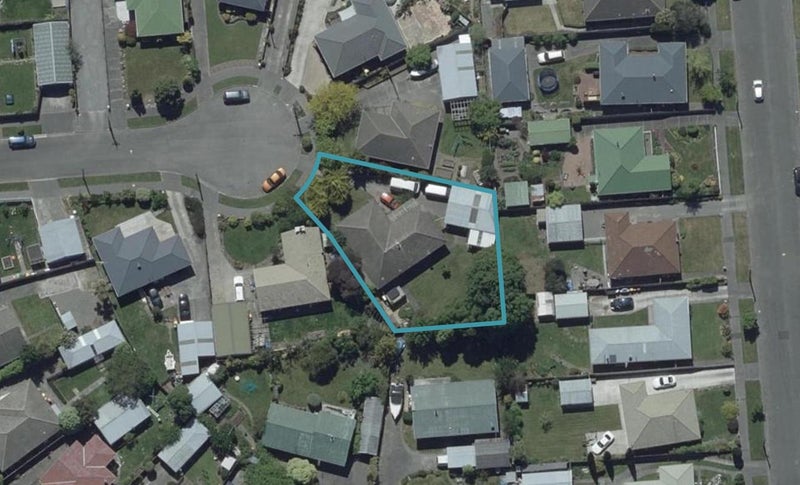 8 Troon Place, Shirley, Christchurch - Carousel 1