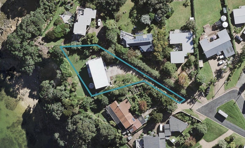20 Esslin Road, Surfdale, Waiheke Island - Carousel 1