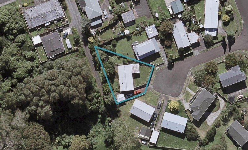 8 Benbow Place, Westown, New Plymouth - Carousel 1
