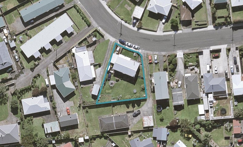 30 Simons Street, Moturoa, New Plymouth - Carousel 1