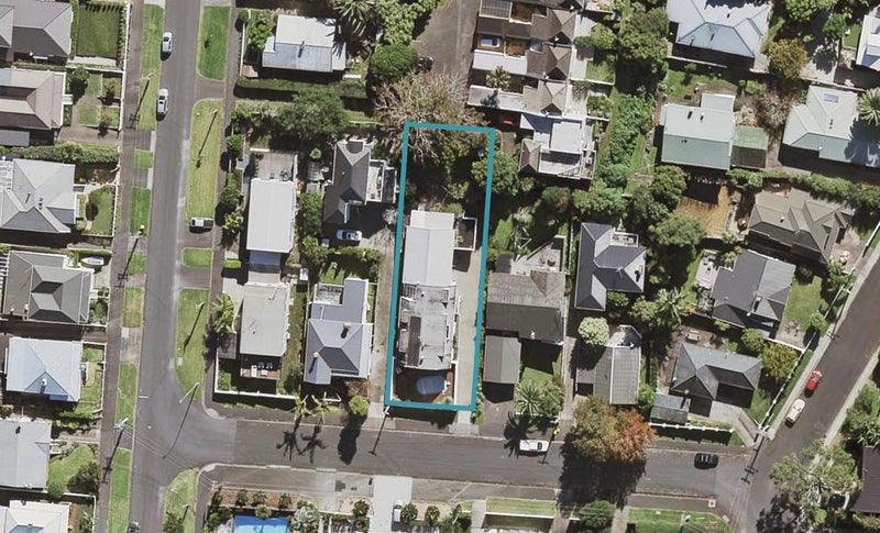 4 Milton Road, Northcote Point, Auckland - Carousel 1
