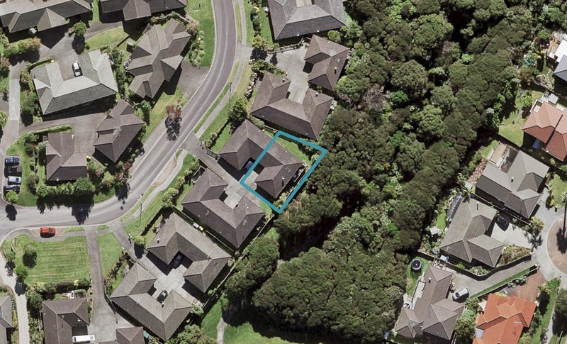 22 Regents Park Place, Westgate, Auckland - Carousel 1