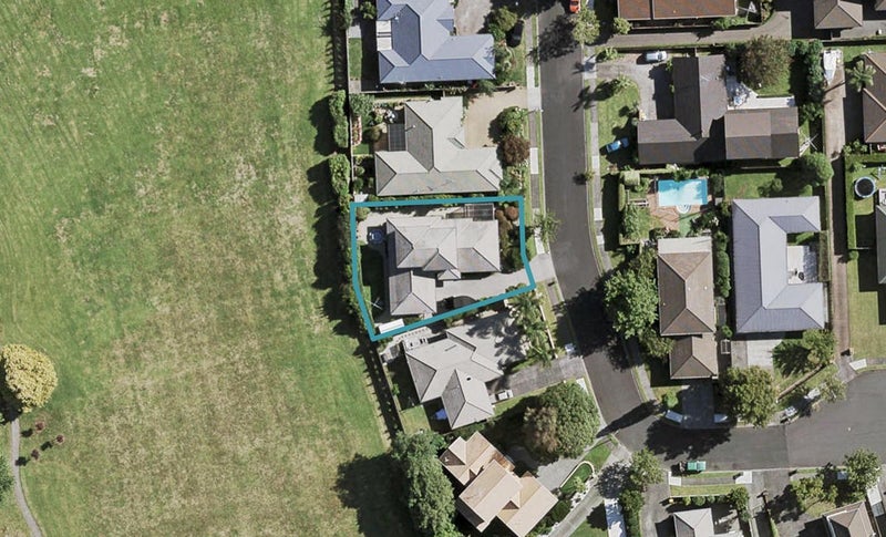11 Len Garlick Place, Pahurehure, Papakura - Carousel 1