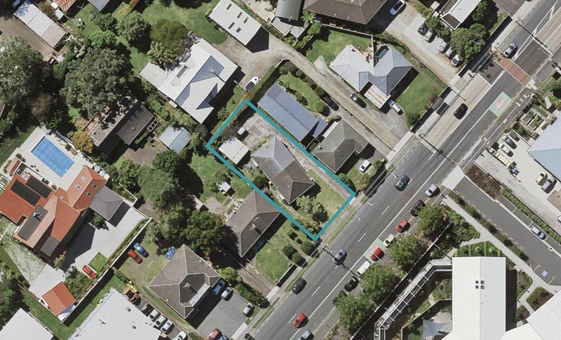 2/169 Shakespeare Road, Milford, Auckland - Carousel 1