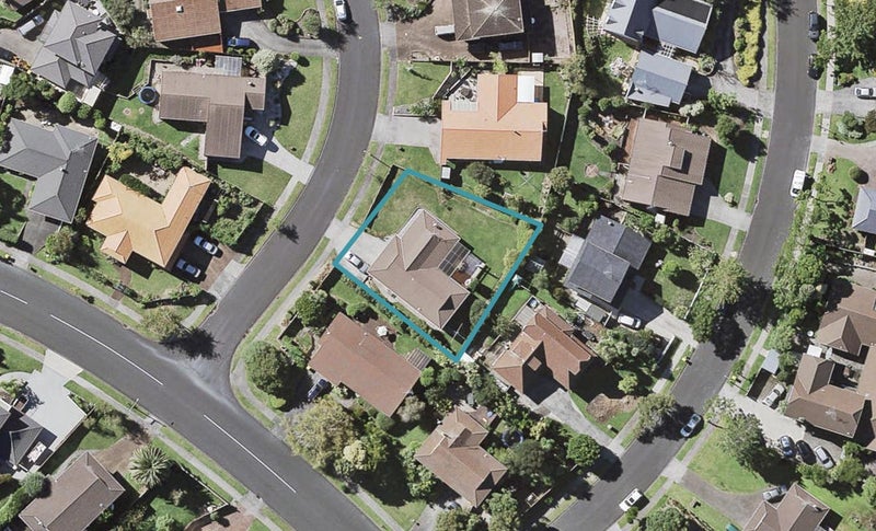 3 St Simon Place, Botany Downs, Auckland - Carousel 1
